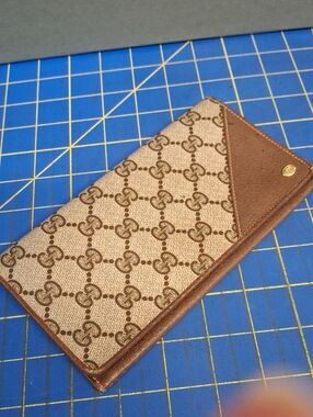 Gucci Beige and Brown GG Canvas Continental Wallet 7.5" x 4x 0.33" Preloved